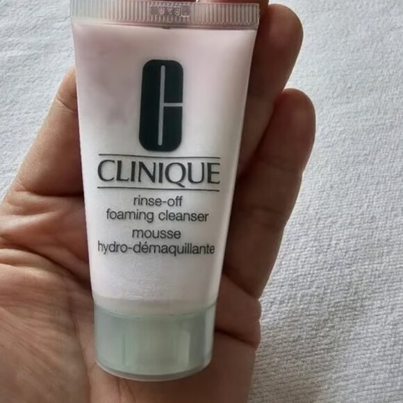 Clinique Cosmetic MakeUp Bag and 3 Pc Makeup Remover Foaming Cleanser Kit - Picture 7 of 12